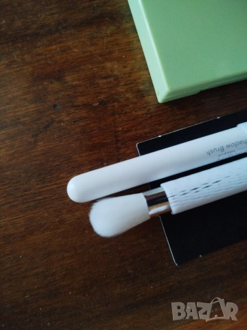 Палитра Pixi + 2 четки за грим , снимка 5 - Декоративна козметика - 53719627