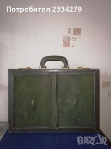 Античен кожен куфар тип,,аташе", средата на 20век.