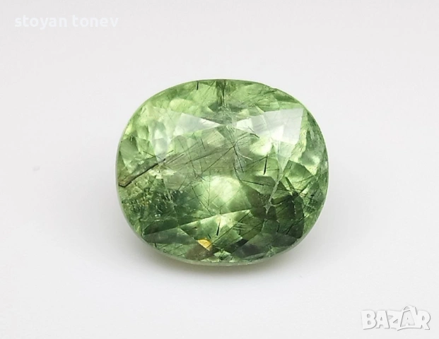 Уникален колекционерски камък – 4.50 карата натурален рутилен ябълково-зелен перидот от Пакистан!