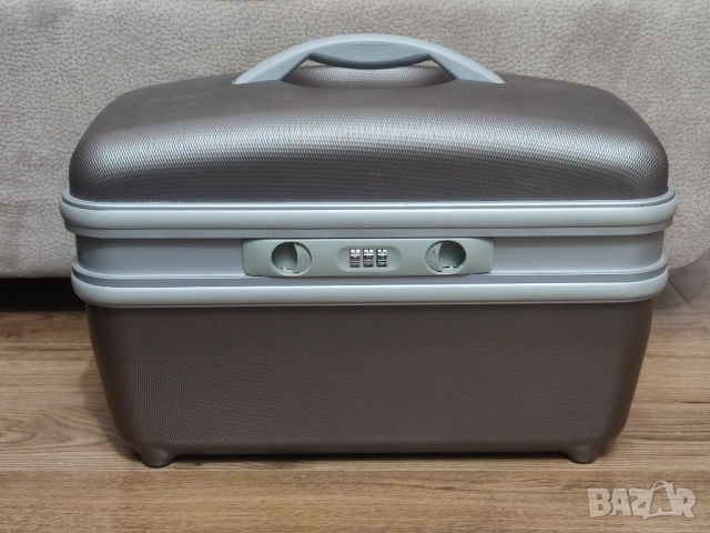 Куфар / кутия / за козметика. Козметиченно куфарче.