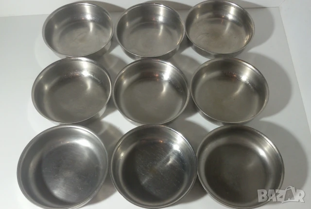 Лот 9 метални купи без дръжки