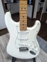 Fender Stratocaster Polar White, 2018, Mexico , снимка 3