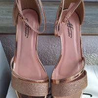 Дамски сандали цвят златни Mulanka, снимка 1 - Дамски елегантни обувки - 45792884