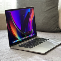 16' Отличен Macbook Pro 16 2019/i7-9750H/16GB DDR4/512GB SSD/5300M, снимка 4 - Лаптопи за работа - 44972281