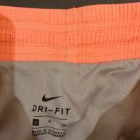 Шорти Nike, снимка 2 - Къси панталони и бермуди - 45241226