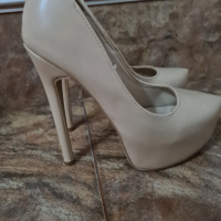 обувки, снимка 1 - Дамски обувки на ток - 45009523