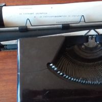 Рядка пишеща машина Olympia Plana, снимка 4 - Антикварни и старинни предмети - 45314234