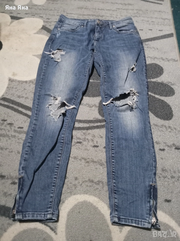 Дамски дънки с цепки "S"размер !, снимка 1
