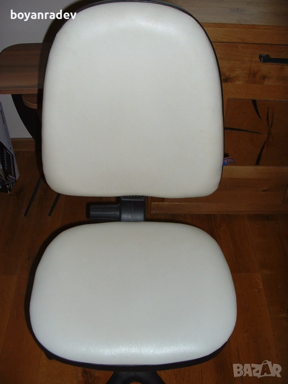 Въртящ се кожен офис стол, снимка 1
