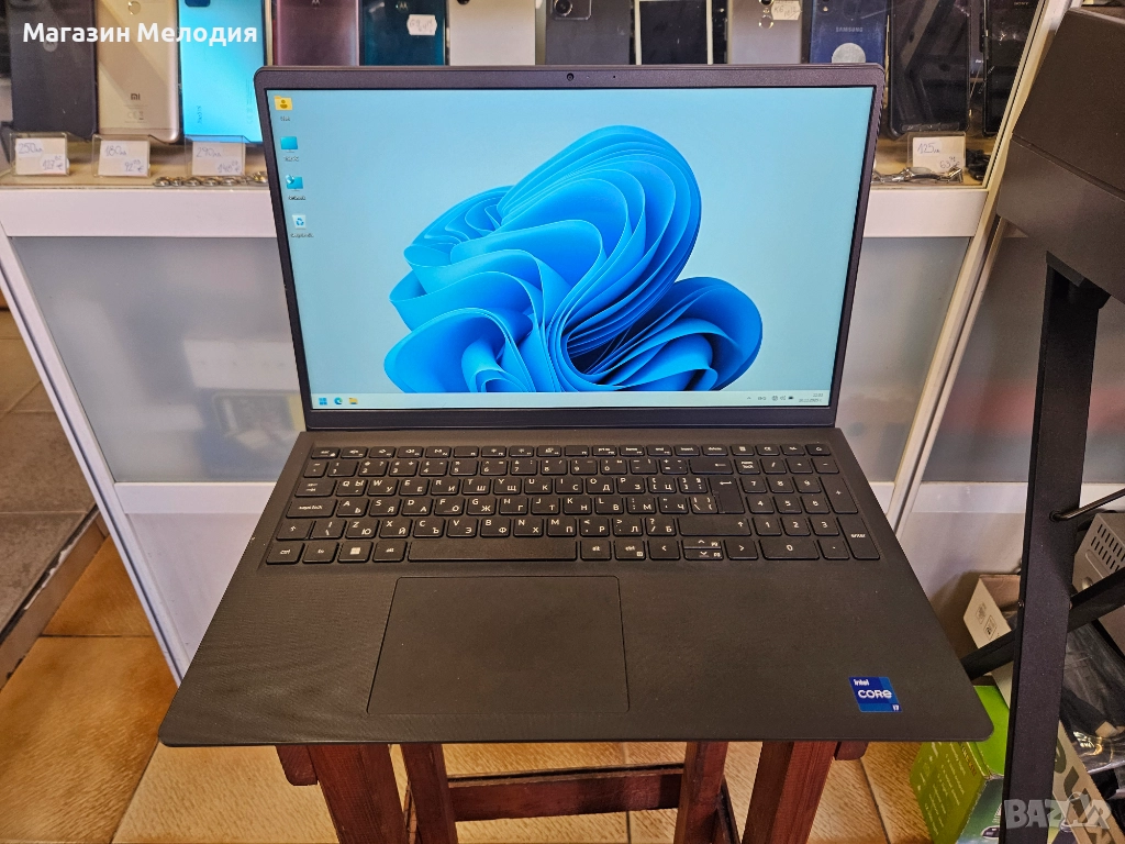 15,6" лаптоп Dell Vostro 3520 Intel Core i7-1255U Intel Iris Xe Graphics Ram 16GB HDD 1TB Windows 11, снимка 1