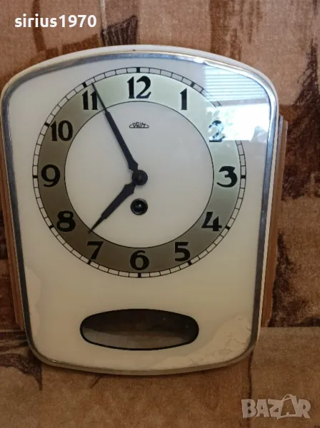 стенен часовник прим 1957 година произведен работещ предлага се без ключ, снимка 1