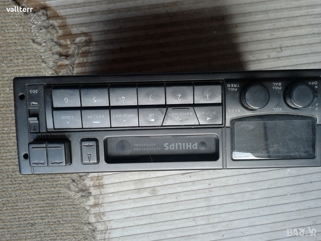 резета,касетофон за кола ретросвредел бензин.плочи за печки.апликации, снимка 1
