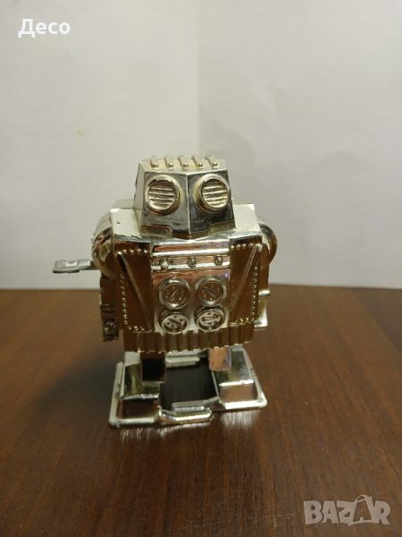Стара руска механична играчка робот., снимка 1