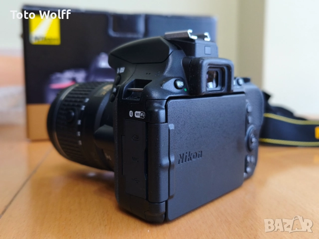 Фотоапарат Nikon D5600 + AF-P DX NIKKOR 18-55mm f/3.5-5.6G VR, снимка 3 - Фотоапарати - 52798481