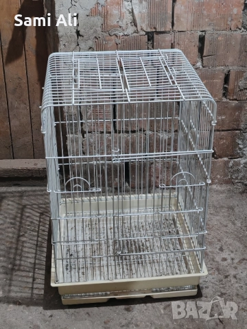продавам клетки за Папагал бялата 100 лв другите 70 лвв добро състояние