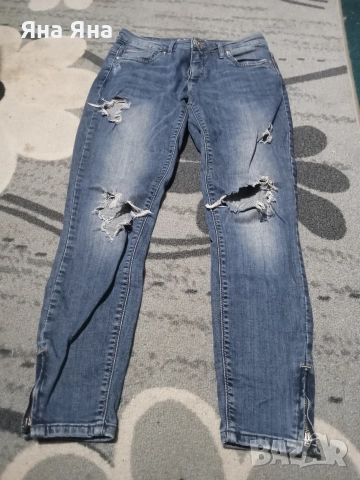 Дамски дънки с цепки "S"размер !