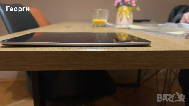 Таблет Ipad air 2 cellular 64 gb + подарък протектор за малко дете, снимка 2 - Таблети - 50441884