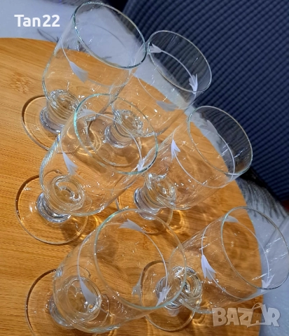 Комплект нежни стъклени чаши, снимка 2 - Чаши - 51536222