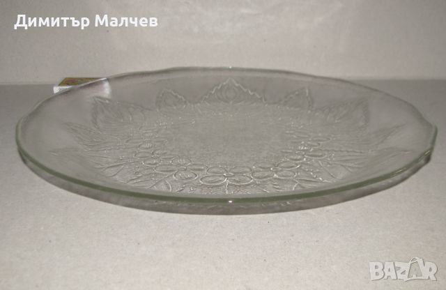 Голяма фина стара чиния 29 см безцветно прозрачно стъкло, запазена, снимка 2 - Чинии - 45717048