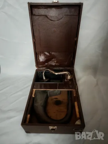 Стар, винтидж грамофон THORENS, Швейцария. 