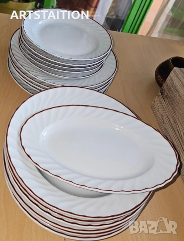 Порцеланив български релефен сервиз за хранене на Китка , снимка 2 - Сервизи - 51623977