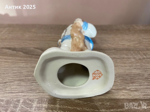 Винтидж порцеланова статуетка „Северен ловец с лисица“, СССР, снимка 3 - Антикварни и старинни предмети - 53234129