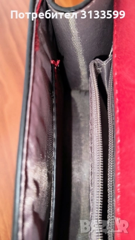 Малка червена чанта с дълъг синджир за носене през рамо , снимка 3 - Чанти - 51472648