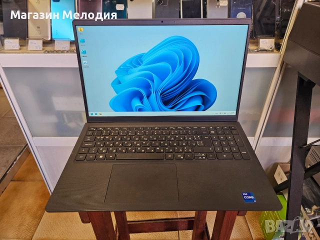 15,6" лаптоп Dell Vostro 3520 Intel Core i7-1255U Intel Iris Xe Graphics Ram 16GB HDD 1TB Windows 11