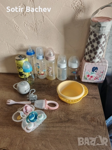 продавам лот от бебешки аксесоари 