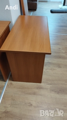 Бюро 120/79см бисочина 73см цбят - офис маса, снимка 2 - Работни маси и бюра - 53397731