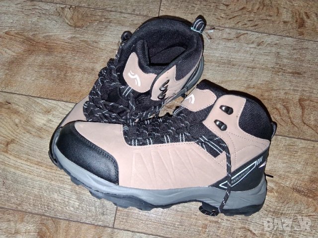н.41 Туристически обувки 