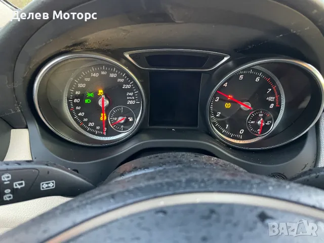 Mercedes GLA 180 X156, двигател 270910, автоматик, 122 кс.., 60 000 km., 2020, euro 6D, Мерцедес ГЛА, снимка 10 - Автомобили и джипове - 47806311