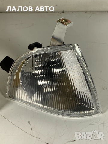 Десен мигач Шкода Октавия 1 Desen migach Skoda Octavia I (96-04), снимка 2 - Части - 52686398