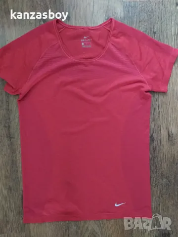 Nike Dri fit - дамска тениска р-р L, снимка 2 - Тениски - 46931667