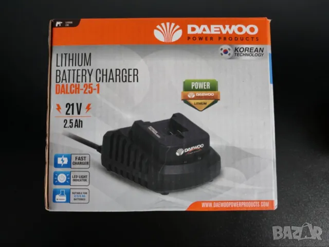 Зарядна станция Dаewoo "UNI-BAT" 21V, 2.5Ah + Батерия Dаewoo 20V, 2.0Ah, снимка 2 - Винтоверти - 49556143