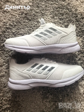 Леки спортни маратонки 42 номер, снимка 2 - Маратонки - 51376952