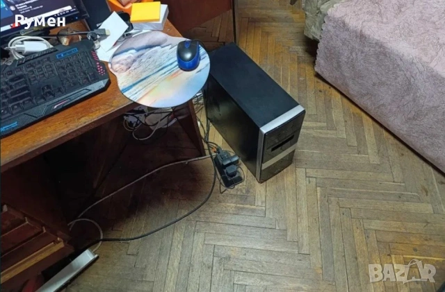 Настолен компютър (ъпгрейнат) с чисто нов windows 10
