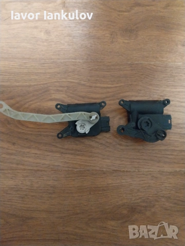 Моторче за клапи на парно,климатик (серво мотор) на автомобили от VAG групата., снимка 2 - Части - 53996151