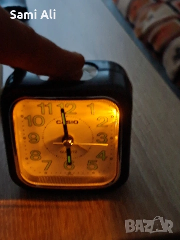 Оригинален будилник CASIO - Кварцов, с неонови цифри и осветление, снимка 4 - Антикварни и старинни предмети - 53683947