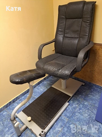 стол за педикюр