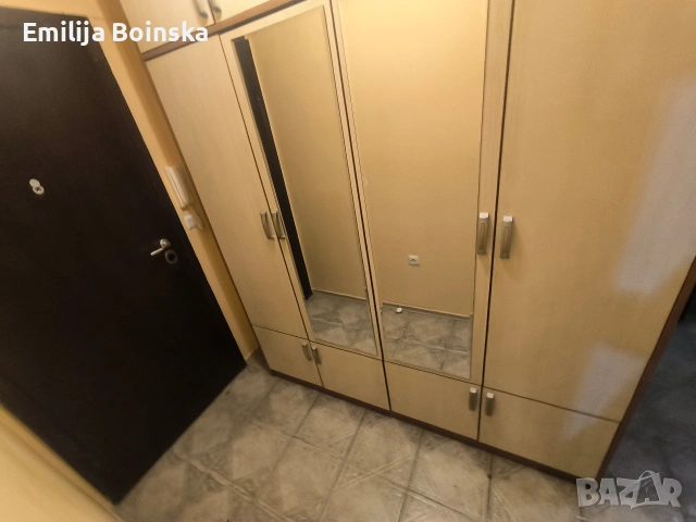 Голям гардероб с огледала – 240 см височина / 180 см ширина, снимка 2 - Шкафове - 53955525