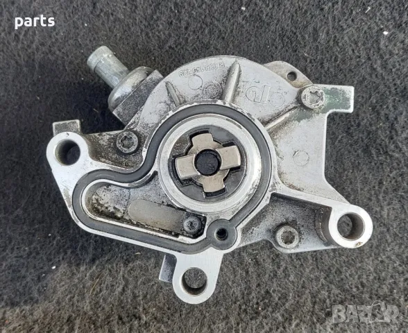 Вакуум Помпа 1.9TDI VW Голф 4
- Ауди A3 8L
(2) - 038145101B - R038145229, снимка 4 - Части - 50172547