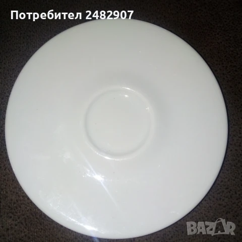 Малка порцеланова чинийка , снимка 2 - Чинии - 51421979