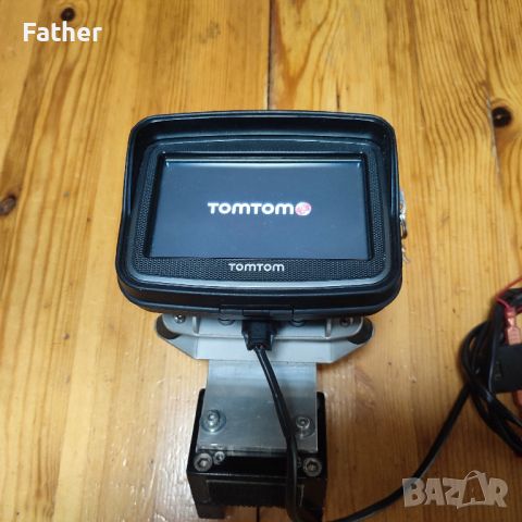 Мото навигация TOMTOM плюс стойка Touratech, снимка 1 - Аксесоари и консумативи - 46495581