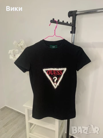 Тениска Guess, размер М, подходяща и за S, снимка 4 - Тениски - 50829486