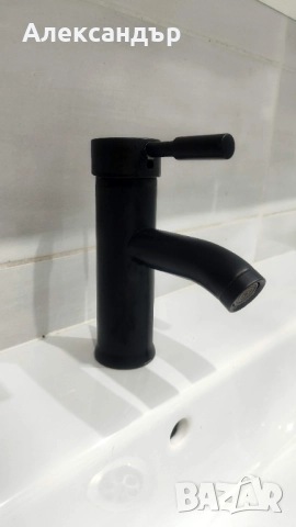Черен смесител за баня