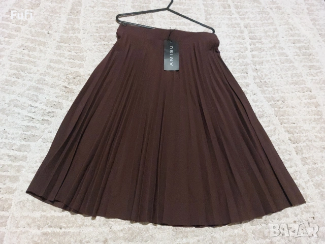 10 евро, нова пласирана дълга пола, с етикет, размер М, размер Л