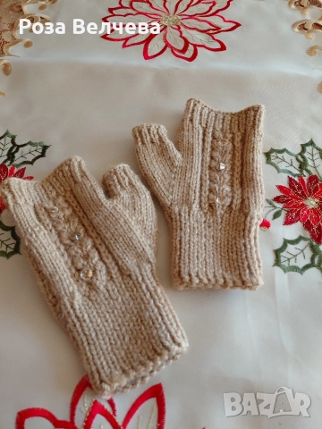 Ръчно плетени дамски ръкавички, снимка 2 - Чанти - 52938321