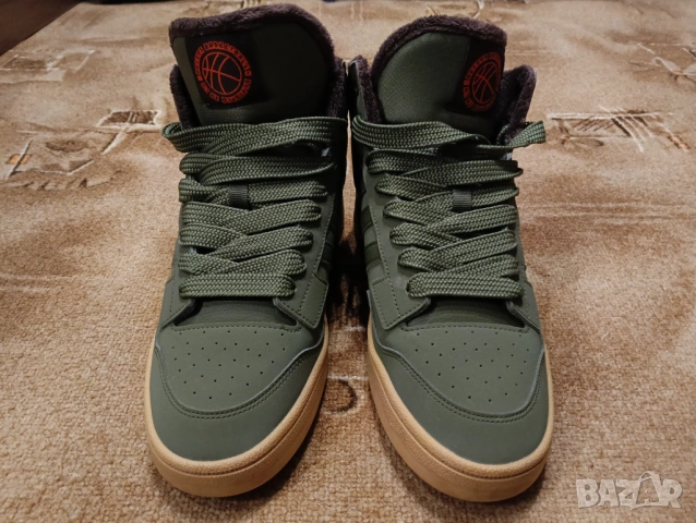 Почти нови топли оригинални мъжки зимни кецове Adidas 44 ти номер Зелени, Еко кожа, Полар, снимка 2 - Мъжки боти - 52805773