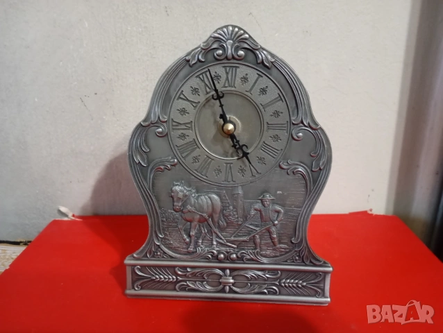 Винтидж настолен часовник